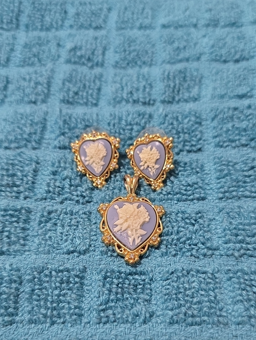 Vintage Wedgwood Blue Jasperware Heart Cameo Pendant And Matching Stud Earings